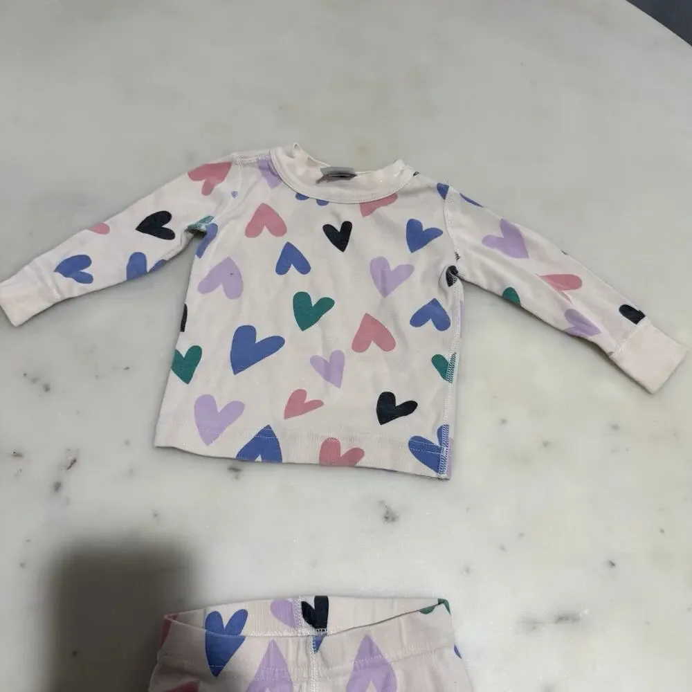 Hanna Andersson Long Sleeve Pajama Set Cream Colorful Hearts 12-18 months